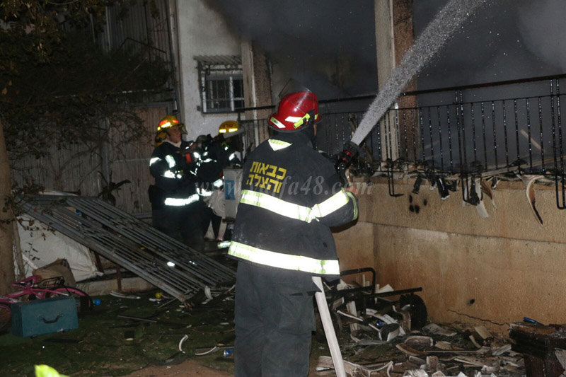  بالفيديو: 5 اصابات طفيفة في حريق كبير داخل بناية سكنية بمدينة يافا 